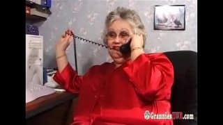 Oma hat echt geile dicke Titten