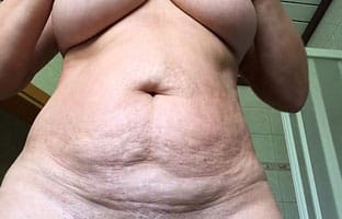 Die feuchte Fotze einer alten Frau