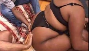 Gruppensex im Oma Ebonyporno