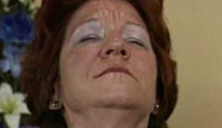 Oma fickt Dildo